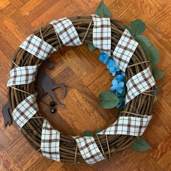 Handmade Horse Wreath With Blue Hydrangeas Flowers Approximately 16 inches New - Picture 5 of 5